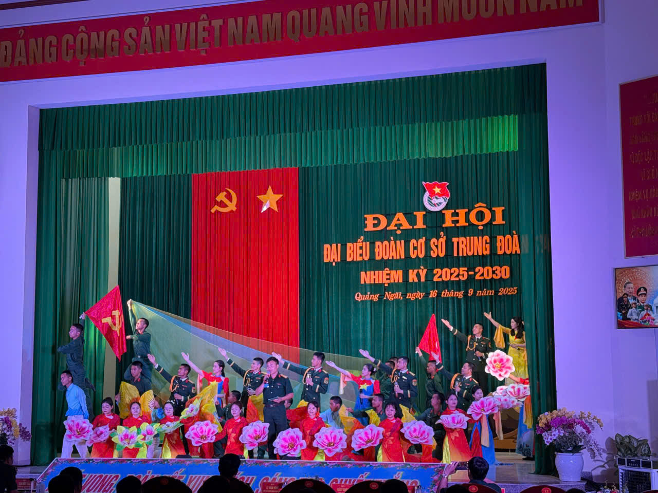 Văn nghệ Đại hội