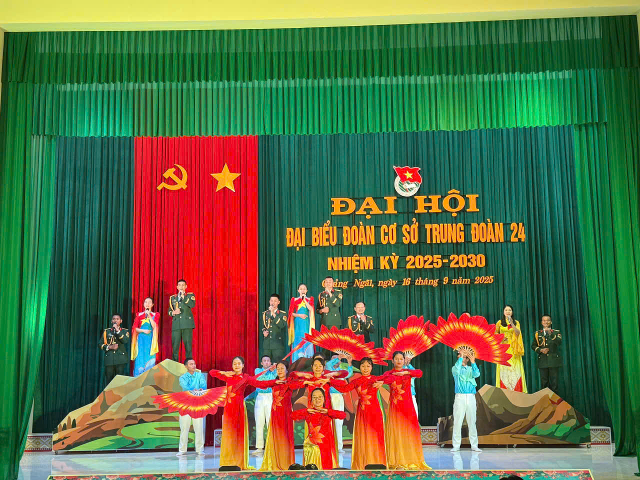 Văn nghệ Đại hội
