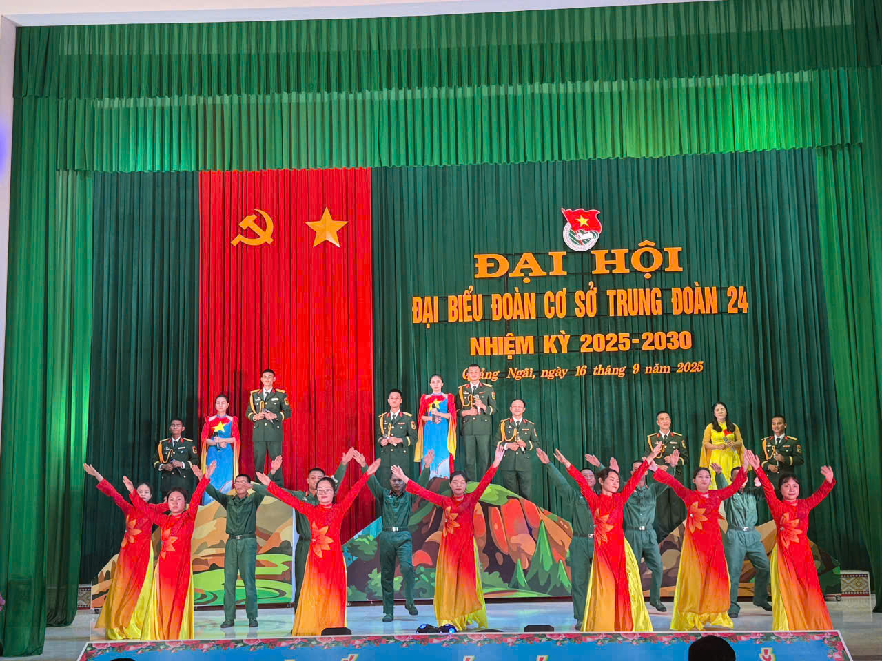 Văn nghệ Đại hội